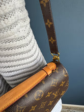 Lade das Bild in den Galerie-Viewer, LOUIS VUITTON MÉTIS
