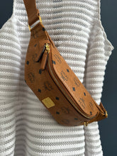Lade das Bild in den Galerie-Viewer, MCM GÜRTELTASCHE
