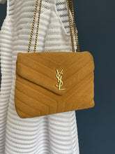 Lade das Bild in den Galerie-Viewer, YSL LOULOU WILDLEDER
