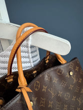 Lade das Bild in den Galerie-Viewer, LOUIS VUITTON MONTAIGNE
