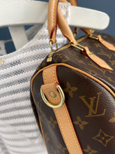 Lade das Bild in den Galerie-Viewer, LOUIS VUITTON SPEEDY 25 MIT SCHULTERRIEMEN
