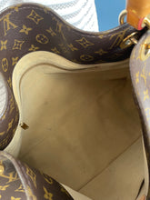 Lade das Bild in den Galerie-Viewer, LOUIS VUITTON ARTSY MM
