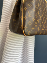 Lade das Bild in den Galerie-Viewer, LOUIS VUITTON BATIGNOLLES
