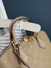 Lade das Bild in den Galerie-Viewer, LOUIS VUITTON ALMA EMPREINTE
