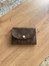 Lade das Bild in den Galerie-Viewer, LOUIS VUITTON ROSALIE COIN GELDBÖRSE
