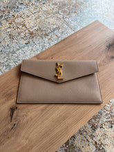 Lade das Bild in den Galerie-Viewer, YSL CLUTCH
