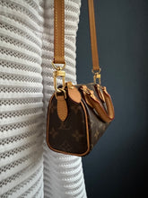 Lade das Bild in den Galerie-Viewer, LOUIS VUITTON NANO SPEEDY
