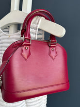 Lade das Bild in den Galerie-Viewer, LOUIS VUITTON ALMA BB EPI
