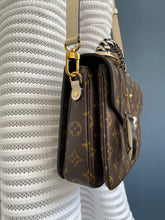 Lade das Bild in den Galerie-Viewer, LOUIS VUITTON MÉTIS CREME
