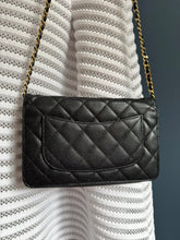Lade das Bild in den Galerie-Viewer, CHANEL WOC
