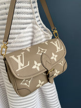 Lade das Bild in den Galerie-Viewer, LOUIS VUITTON DIANE EMPREINTE BICOLOR
