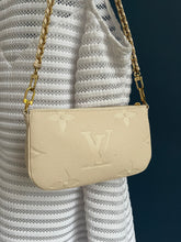 Lade das Bild in den Galerie-Viewer, LOUIS VUITTON MULTI POCHETTE EMPREINTE
