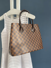 Lade das Bild in den Galerie-Viewer, LOUIS VUITTON KENSINGTON
