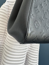 Lade das Bild in den Galerie-Viewer, LOUIS VUITTON MONTAIGNE
