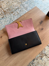 Lade das Bild in den Galerie-Viewer, LOUIS VUITTON CAPUCINES GELDBÖRSE
