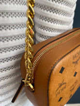 Lade das Bild in den Galerie-Viewer, MCM CAMERA BAG
