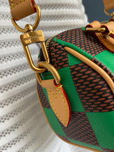 Lade das Bild in den Galerie-Viewer, LOUIS VUITTON SPEEDY 18 DAMIER POP
