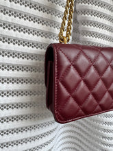 Lade das Bild in den Galerie-Viewer, CHANEL WOC
