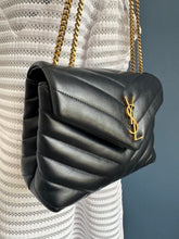 Lade das Bild in den Galerie-Viewer, YSL LOULOU MEDIUM
