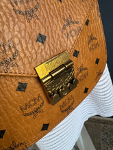 Lade das Bild in den Galerie-Viewer, MCM PATRICIA BAG
