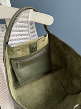 Lade das Bild in den Galerie-Viewer, CÉLINE BIG BAG
