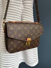 Lade das Bild in den Galerie-Viewer, LOUIS VUITTON MÉTIS
