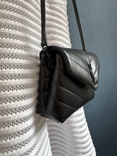 Lade das Bild in den Galerie-Viewer, YSL LOULOU TOY
