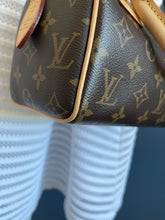 Lade das Bild in den Galerie-Viewer, LOUIS VUITTON SPEEDY 20 MIT SCHULTERRIEMEN
