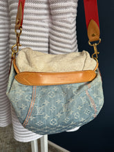Lade das Bild in den Galerie-Viewer, LOUIS VUITTON SUNSHINE BLUE DENIM
