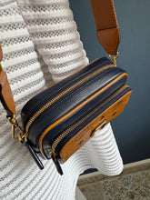 Lade das Bild in den Galerie-Viewer, MCM CROSSBODY BAG
