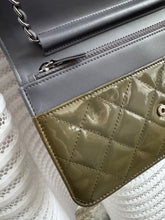 Lade das Bild in den Galerie-Viewer, CHANEL WOC
