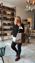 Lade das Bild in den Galerie-Viewer, LOUIS VUITTON ARTSY MM
