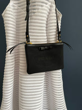 Lade das Bild in den Galerie-Viewer, PRADA CROSSBODY
