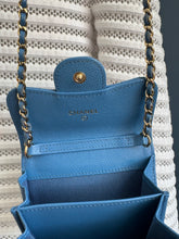 Lade das Bild in den Galerie-Viewer, CHANEL MINI WOC

