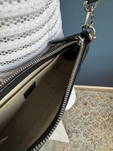 Lade das Bild in den Galerie-Viewer, MCM CROSSBODY BAG
