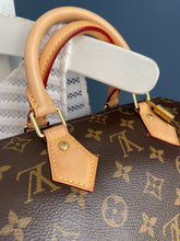 Lade das Bild in den Galerie-Viewer, LOUIS VUITTON SPEEDY 25 MIT SCHULTERRIEMEN
