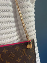 Lade das Bild in den Galerie-Viewer, LOUIS VUITTON CLUTCH
