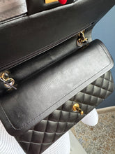 Lade das Bild in den Galerie-Viewer, CHANEL DOUBLE FLAP MEDIUM
