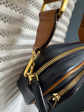 Lade das Bild in den Galerie-Viewer, MCM CROSSBODY BAG
