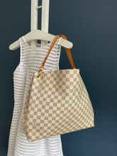 Lade das Bild in den Galerie-Viewer, LOUIS VUITTON GRACEFUL MM
