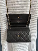 Lade das Bild in den Galerie-Viewer, CHANEL WOC
