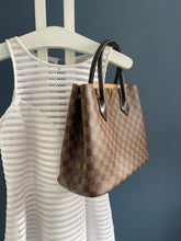 Lade das Bild in den Galerie-Viewer, LOUIS VUITTON KENSINGTON
