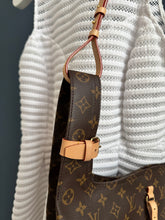 Lade das Bild in den Galerie-Viewer, LOUIS VUITTON ATLANTIS GM
