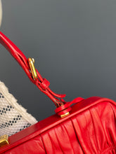 Lade das Bild in den Galerie-Viewer, PRADA NAPPALEDER SHOPPER
