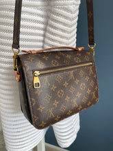 Lade das Bild in den Galerie-Viewer, LOUIS VUITTON MÉTIS
