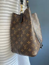 Lade das Bild in den Galerie-Viewer, LOUIS VUITTON NÉONOÉ MM
