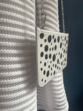 Lade das Bild in den Galerie-Viewer, LOUIS VUITTON YAYOI KUSAMA DOTS CLUCHT
