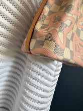 Lade das Bild in den Galerie-Viewer, LOUIS VUITTON NANA NOÉ TAHITIENNE
