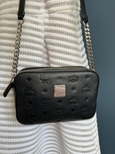 Lade das Bild in den Galerie-Viewer, MCM CAMERA BAG
