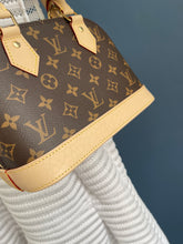 Lade das Bild in den Galerie-Viewer, LOUIS VUITTON ALMA BB
